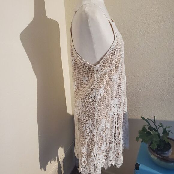 Francesca's Nude Floral Eyelet Dress L - Picture 4 of 13